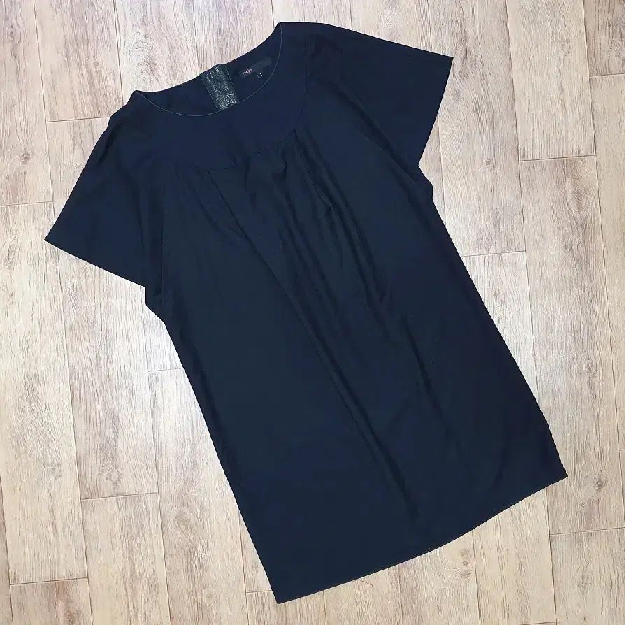 マージュ maje ブラック ボタンONE PIECE 55-66