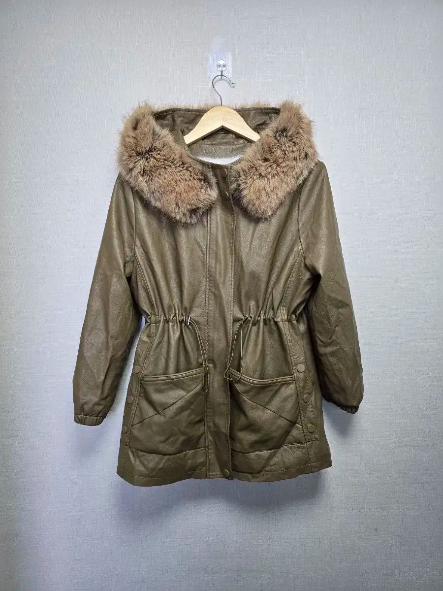 カーキブラウン レザ フード ファー コート