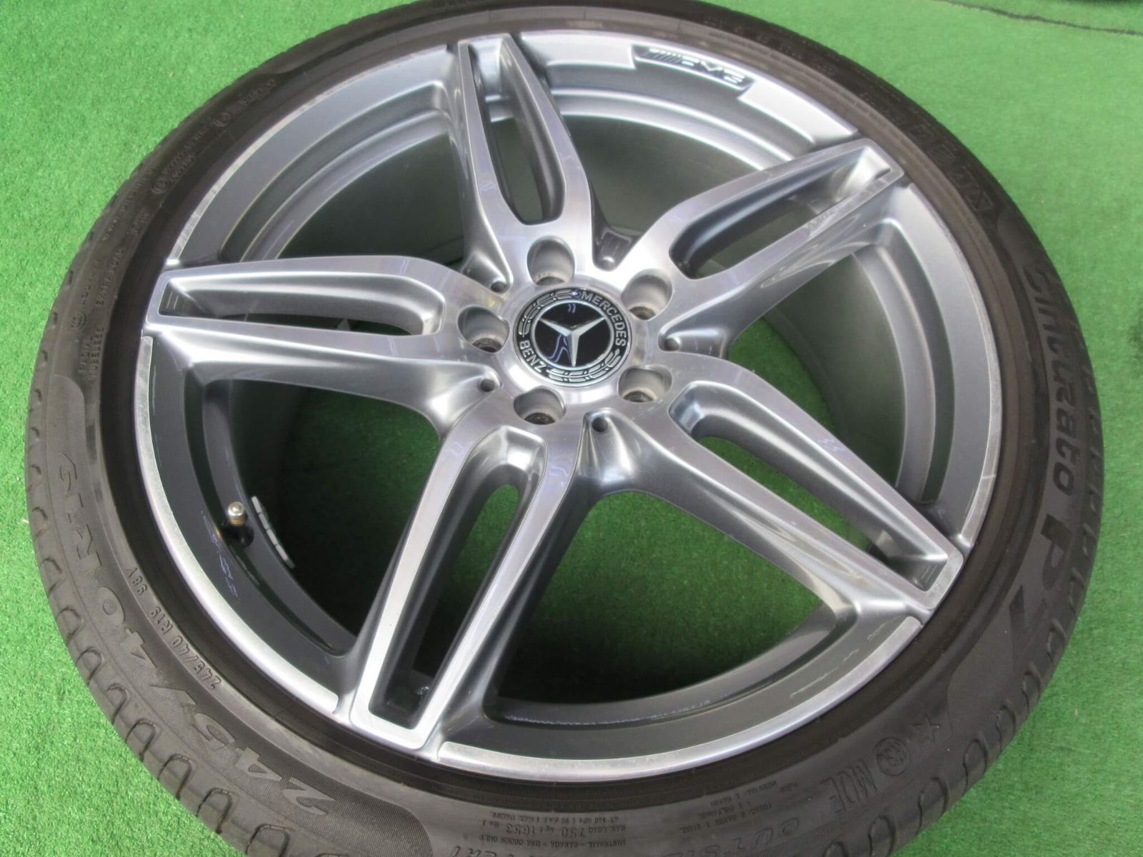  メルセデスベンツ Ｗ２１３Ｅクラス ＡＭＧライン セット 8 J 9 19 5 H 112 43 46 お探しの方是非いかがですか 19インチ タイヤ ホイールセット