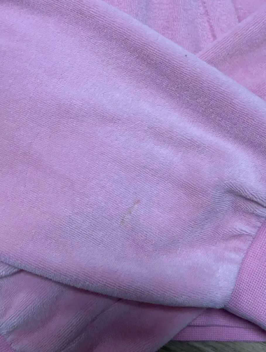 アディダス ピンク