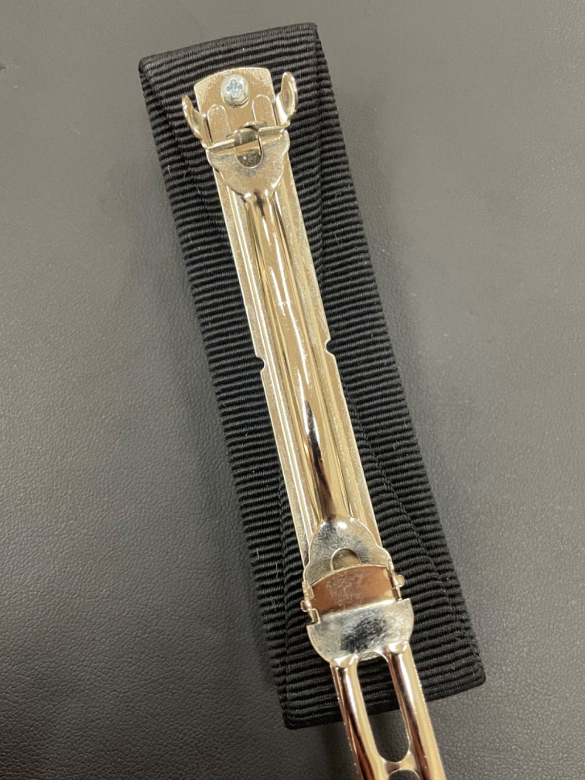 シルバー ブラック