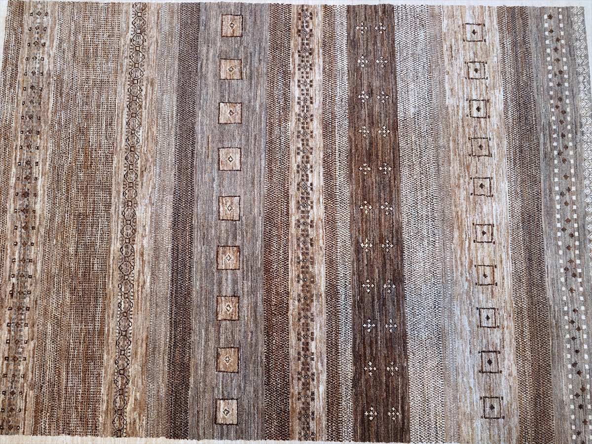 ガゼニラハット リビング敷