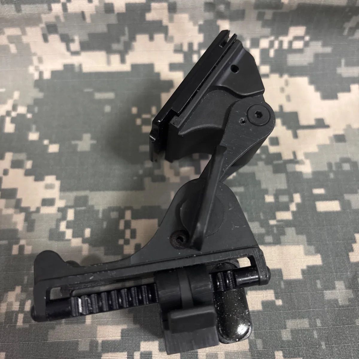 BWドイツ軍/連邦軍＊1957年制定＊戦傷章＊黒章（実物） 戦傷章