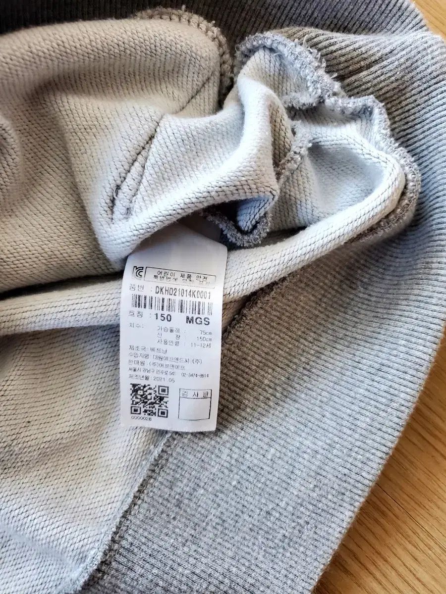 Tシャツ グレー