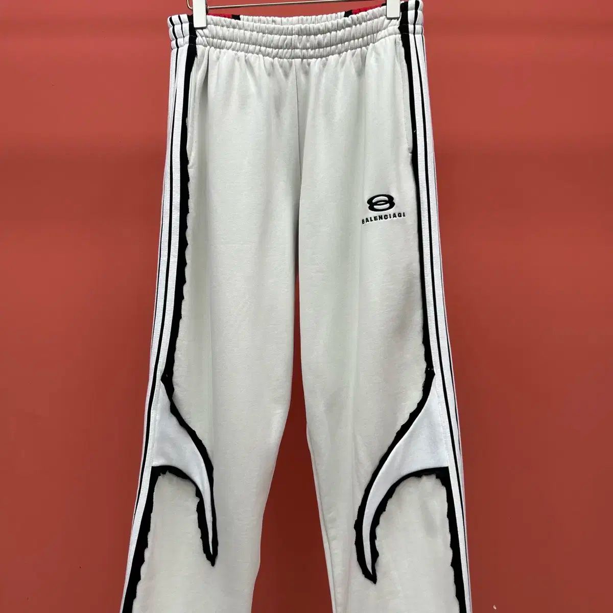 カジュアル ロゴ