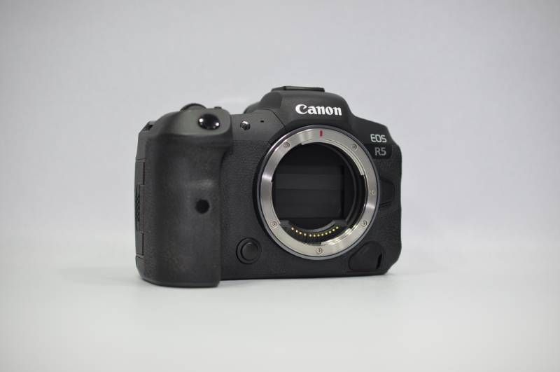 美品、元箱付き、動作OK】Canon EOS R5 キャノン ミラーレス一眼