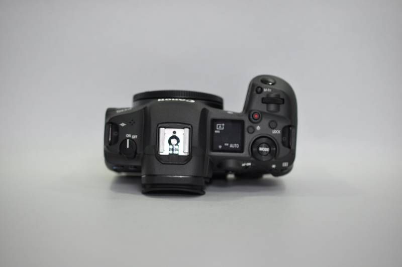 美品、元箱付き、動作OK】Canon EOS R5 キャノン ミラーレス一眼