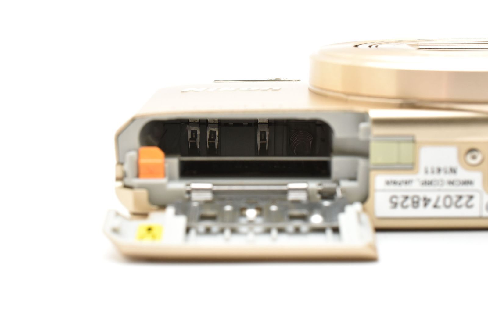 ニコン COOLPIX S 7000 コンパクトデジタルカメラ ゴールド Nikon 322