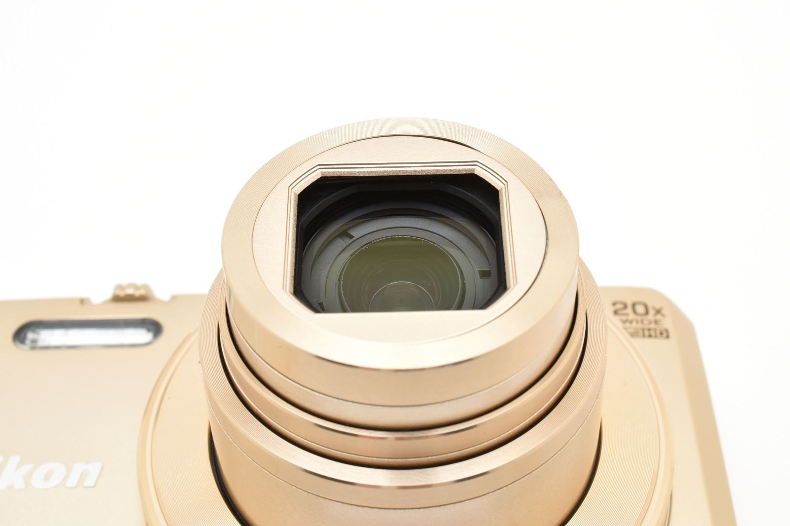 コンパクトデジタルカメラ