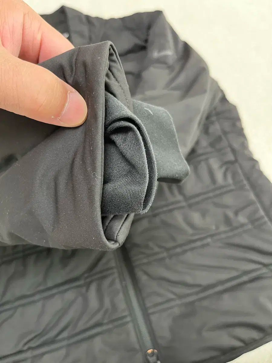 ブラック ダウン