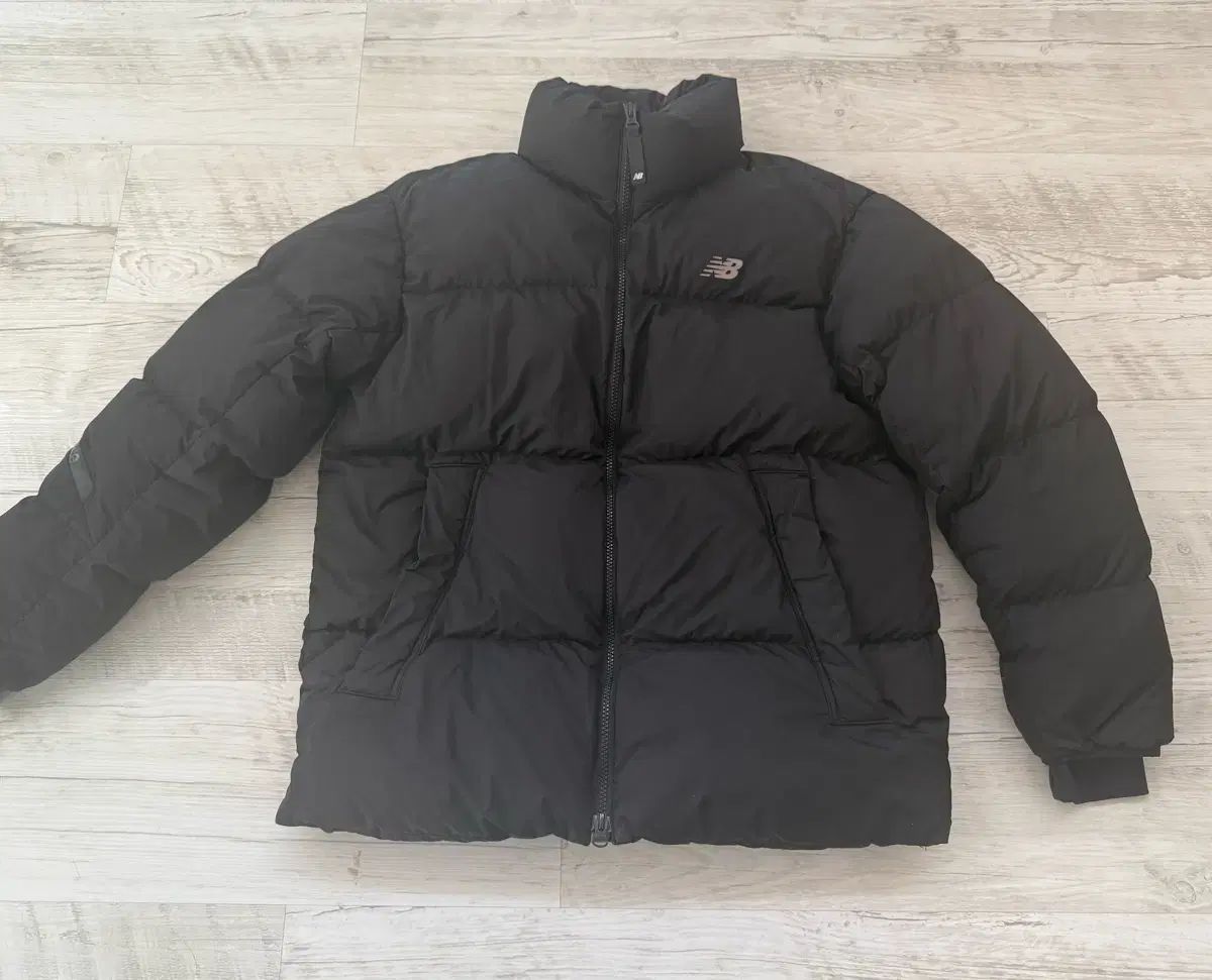 ニューバランス ショートダウン ブラック グースダウン アウター L 100