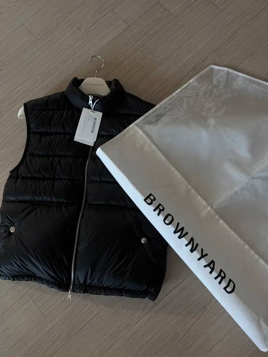 ブラウンヤード ダウンベスト ブラック 3サイズ
