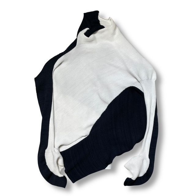 24ss ISSEY MIYAKE AERATE TOP エアレートップ ブラック ホワイト サイズ2 イッセイミヤケ