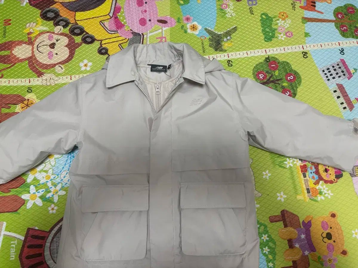 ニューバランス キッズ ウィンドブレーカー アウター 110 ダウン含む