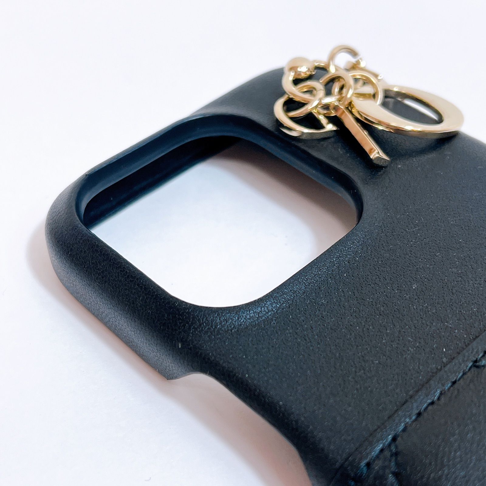 ✨未使用級✨Dior　LADY DIOR　iPhone15proケース　羊革 ✨未使用級✨Dior LADY DIOR iPhone15proケース 羊革 - メルカリ