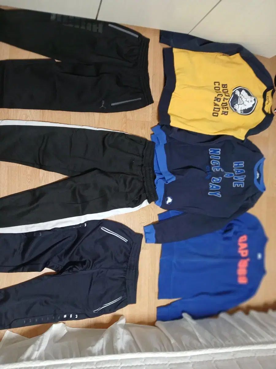 160 165 起毛Tシャツ 起毛パンツ ズボン 12種 まとめ 45000 GAP Hang Ten Crocs