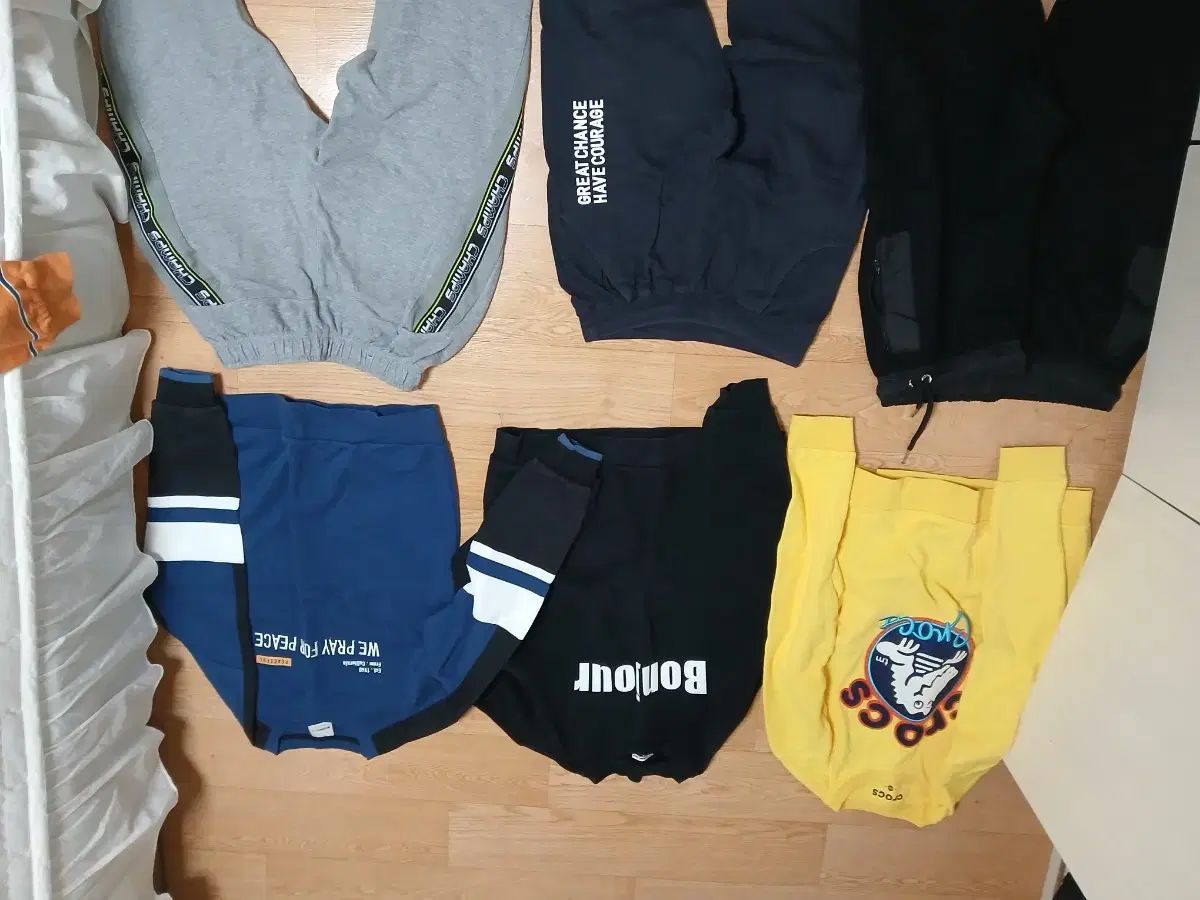 160 165起毛Tシャツ ズボン15種 まとめ45000 Crocs クロックス Uソール14 16歳