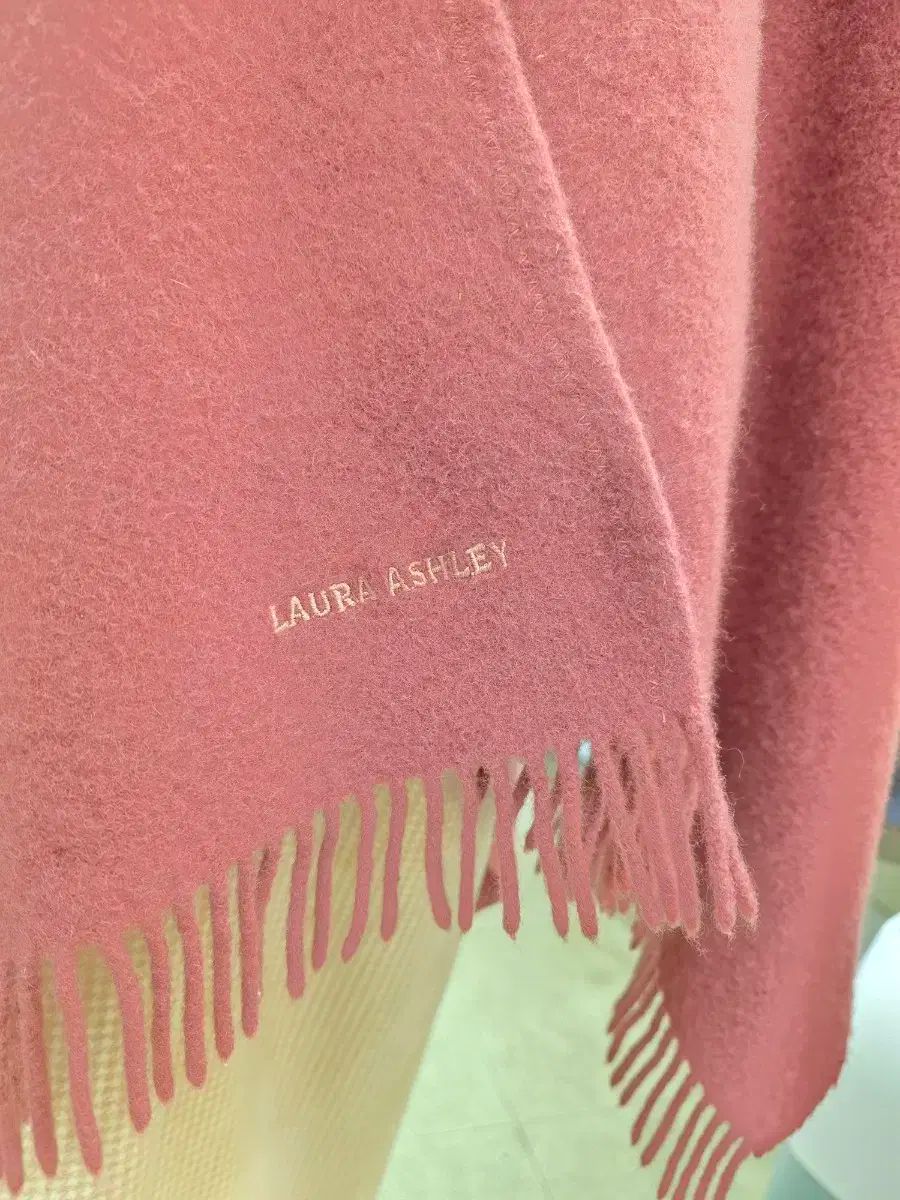 LAURA ASHLEY ローラ アシュレイ ショール ケープ