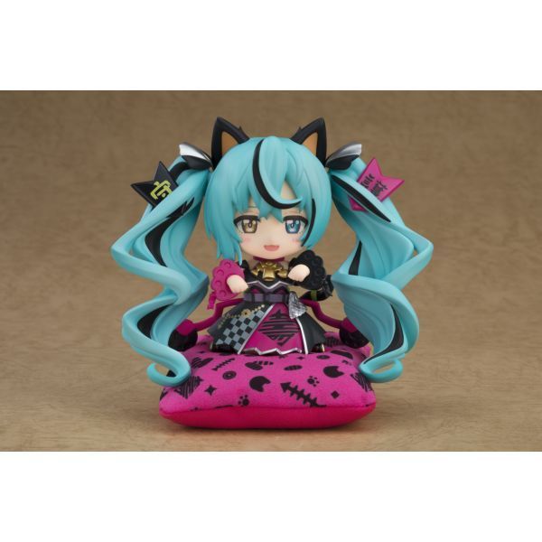 ねんどろいど 初音ミク 黒招きミクVer. 専用猫座布団つき ノンスケール
