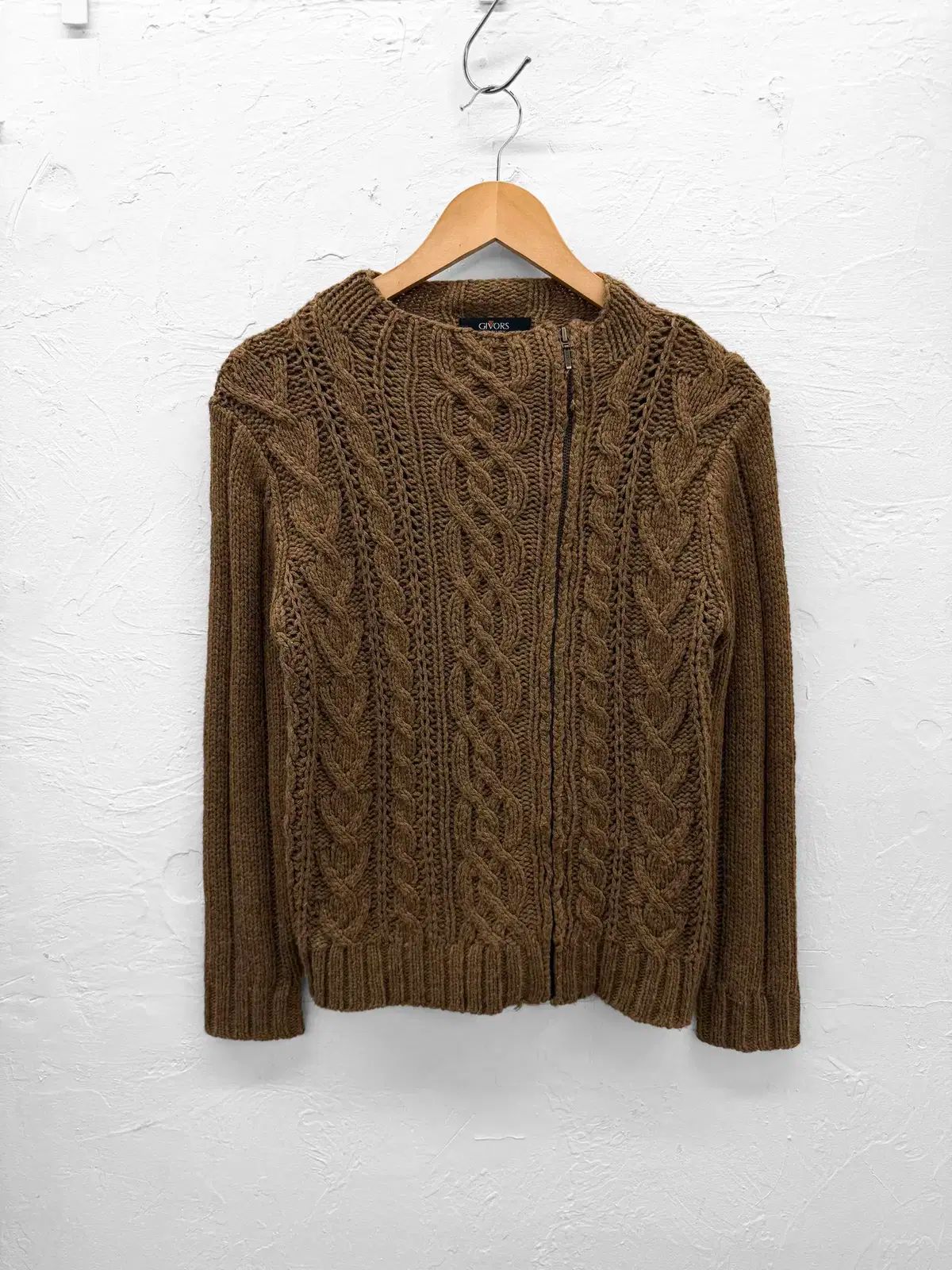 givors ケーブル ニットジップアップ
