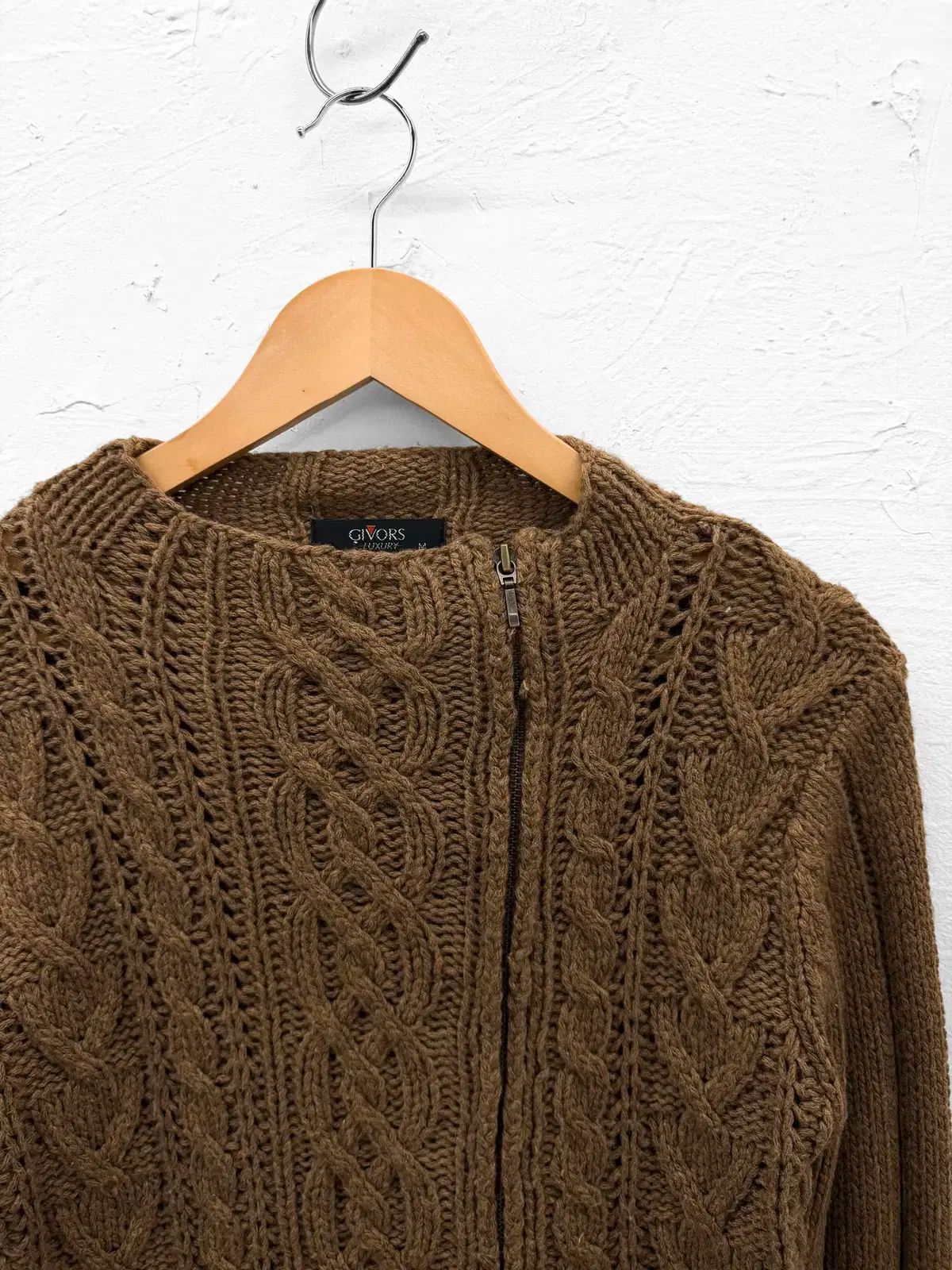 givors ケーブル ニットジップアップ