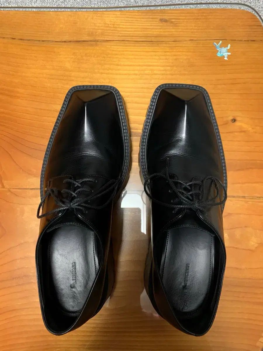 バレンシアガ ライノ THE B 42サイズ