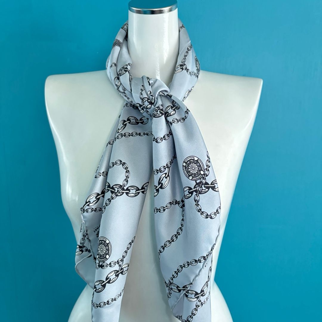 ST. JOHN セントジョン シルク スカーフ チェーン柄