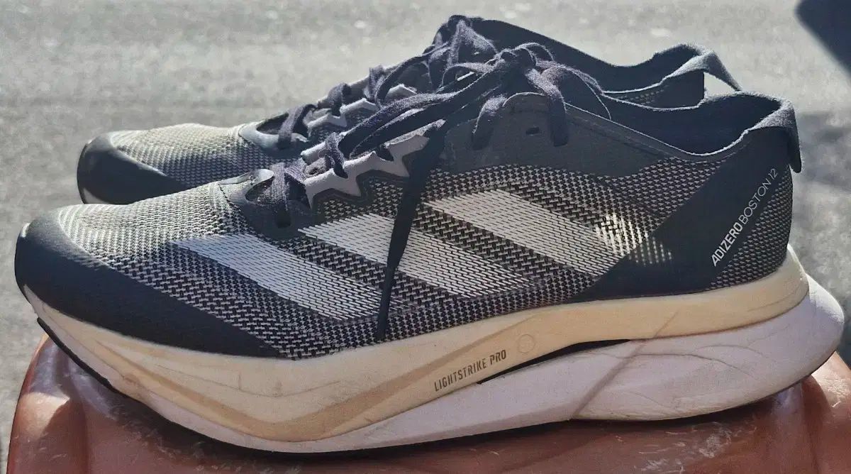 アディダス アディゼロ ボストン 12 235 240mm