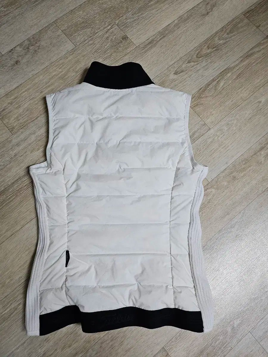 ダウンジャケット