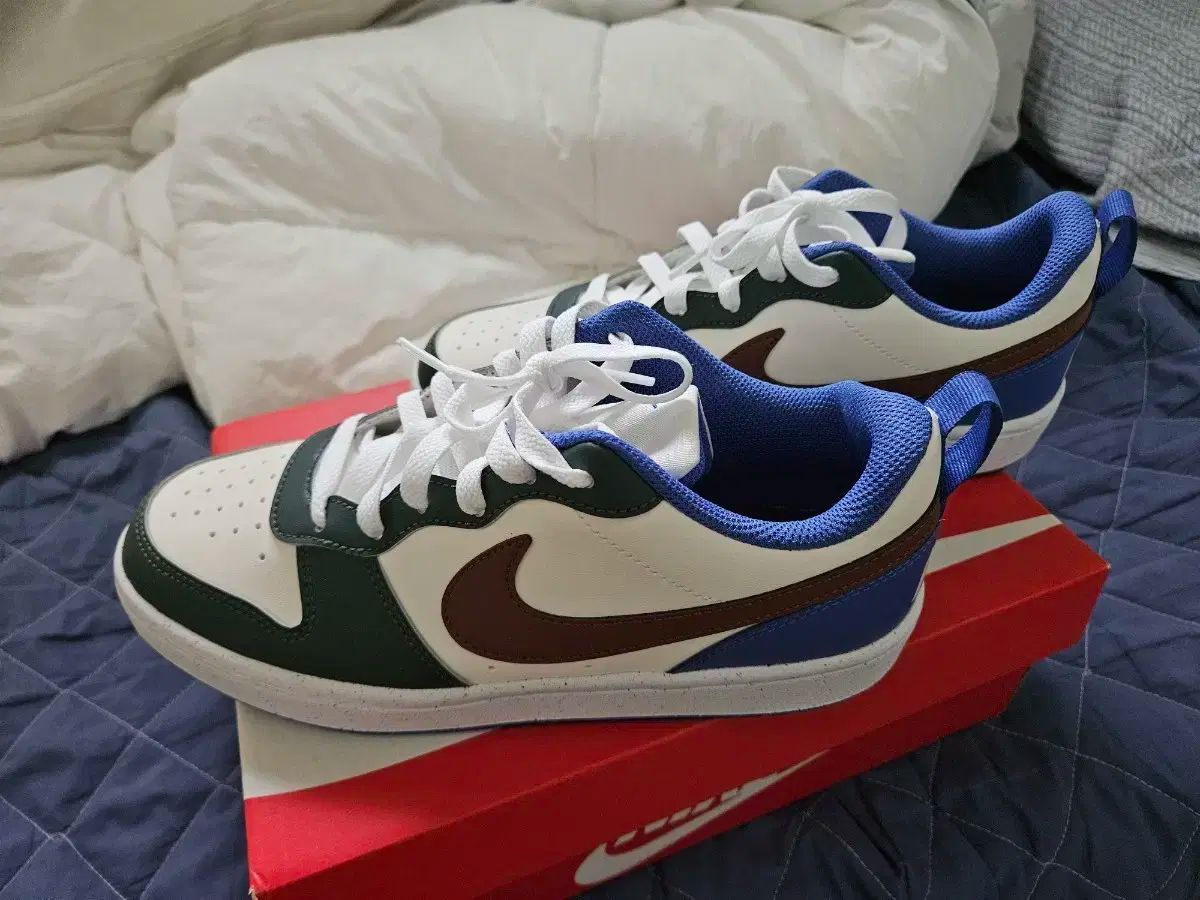 ナイキ Court Borough ロートップ スニーカー