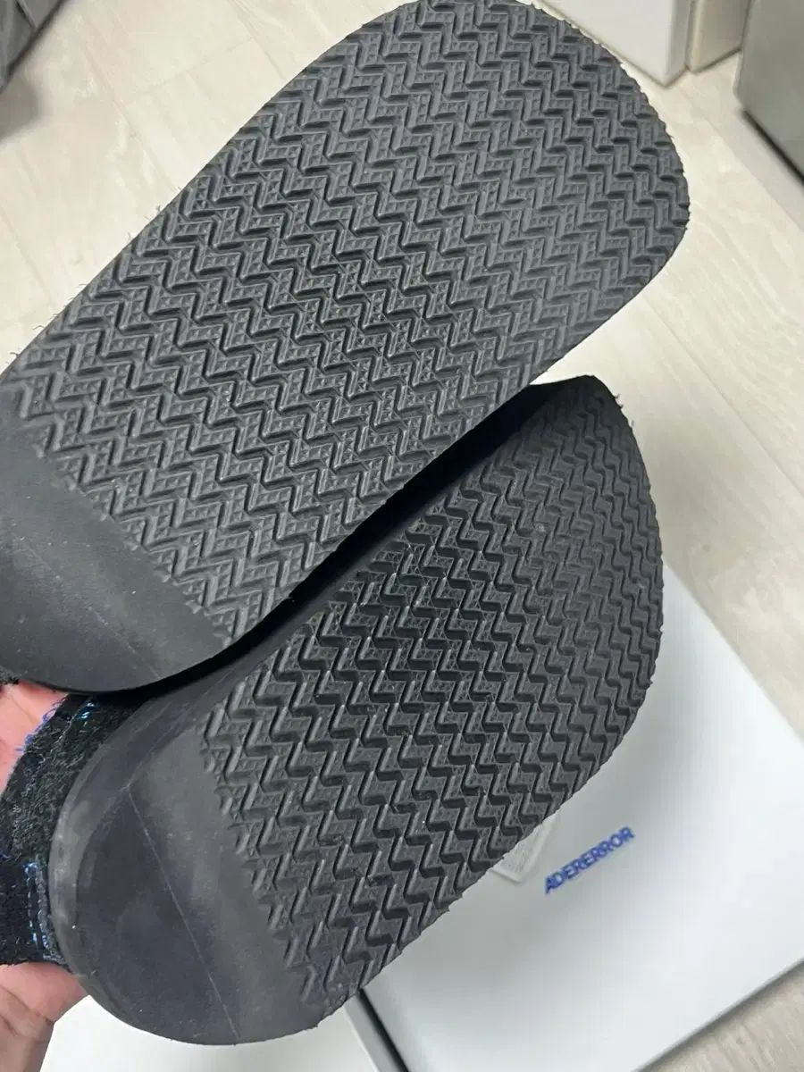 ERRORのMocシューズ