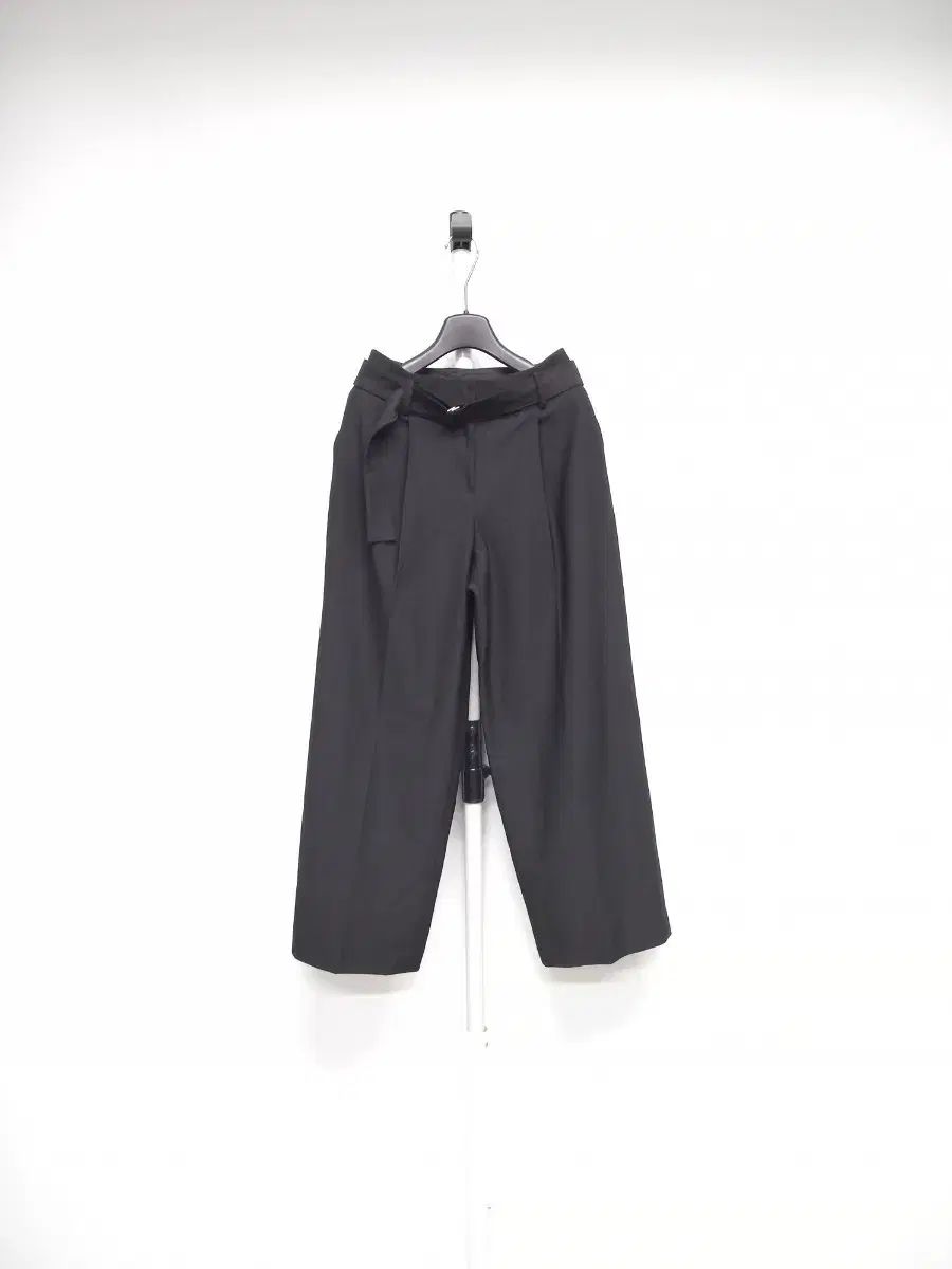 セカンドフロア 秋冬 ハイウエスト ピンタック ストレート筒フィット パンツ 55