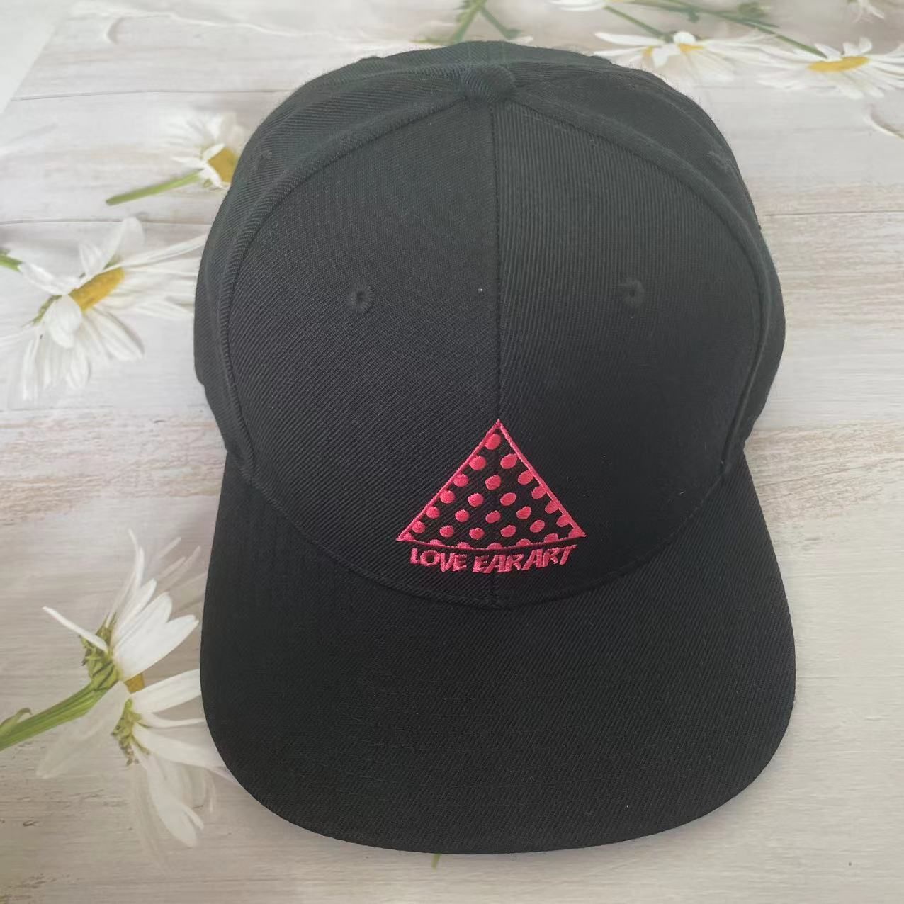 【LOVE EAR ART】HRCSイベント限定 キャップ ブラック ピンク刺繍 LOVE EAR ART】HRCSイベント限定 キャップ ブラック ピンク刺繍 - メルカリ