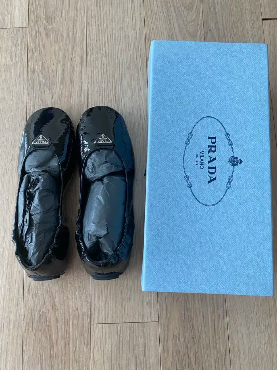 PRADA プラダ エナメル フラットシューズ 37 5