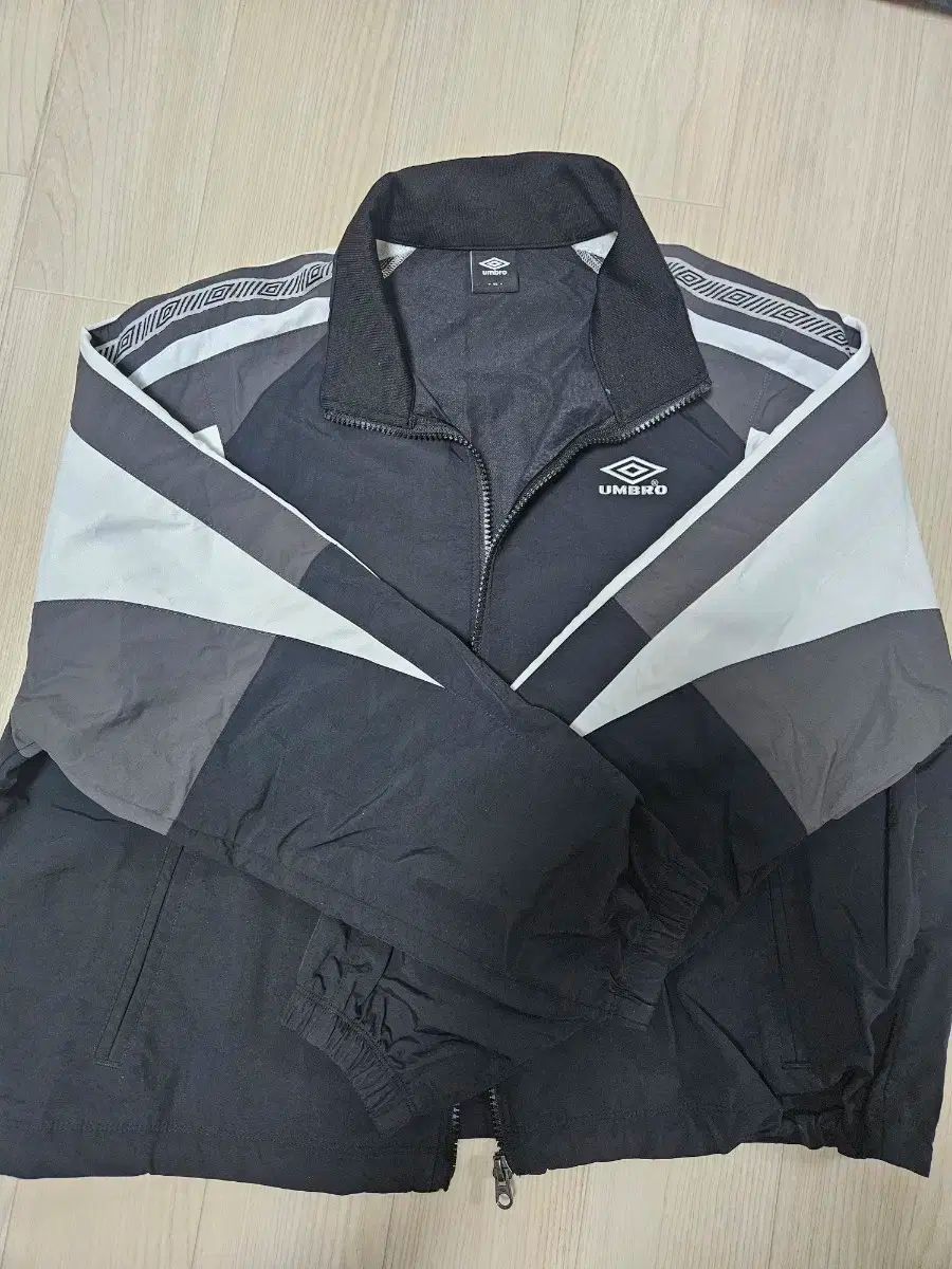 アンブロ ヘリテイジ ウィンドブレーカー ジャケット ズボン トレーニングウェア セット