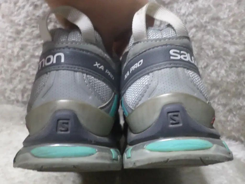 トレッキングシューズ 靴