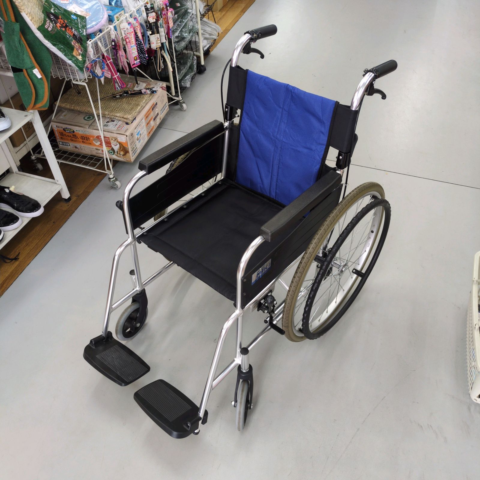 J 572 多少使用感 MiKi 車いす 自走式 ノーパンクタイヤ BAL 1