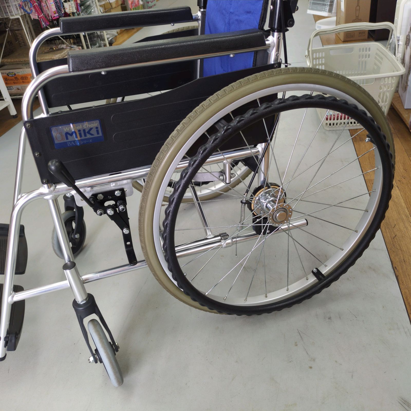 ノーパンクタイヤ BAL-1