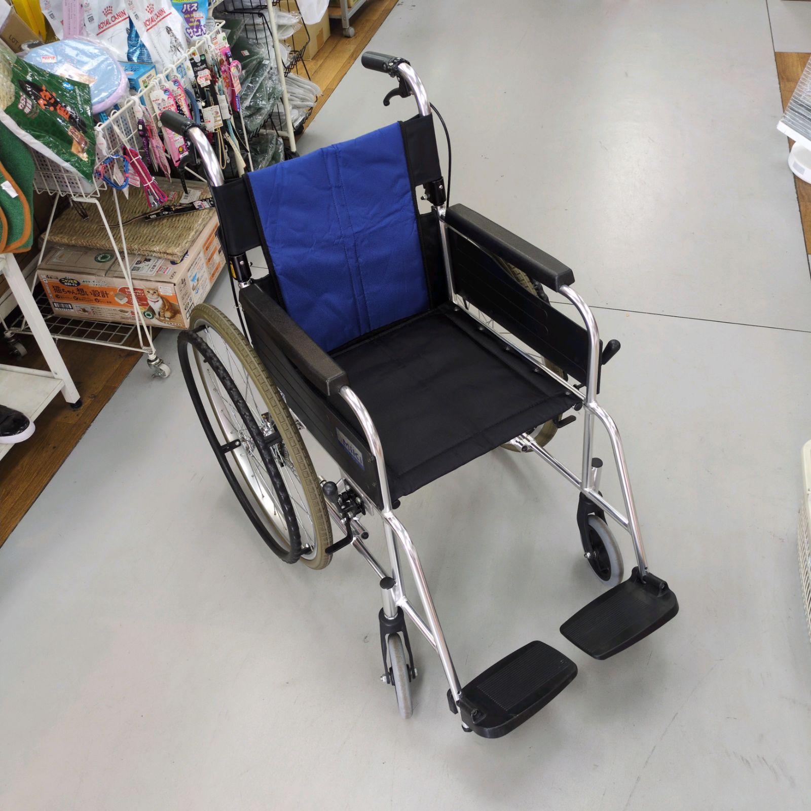 J 572 多少使用感 MiKi 車いす 自走式 ノーパンクタイヤ BAL-1