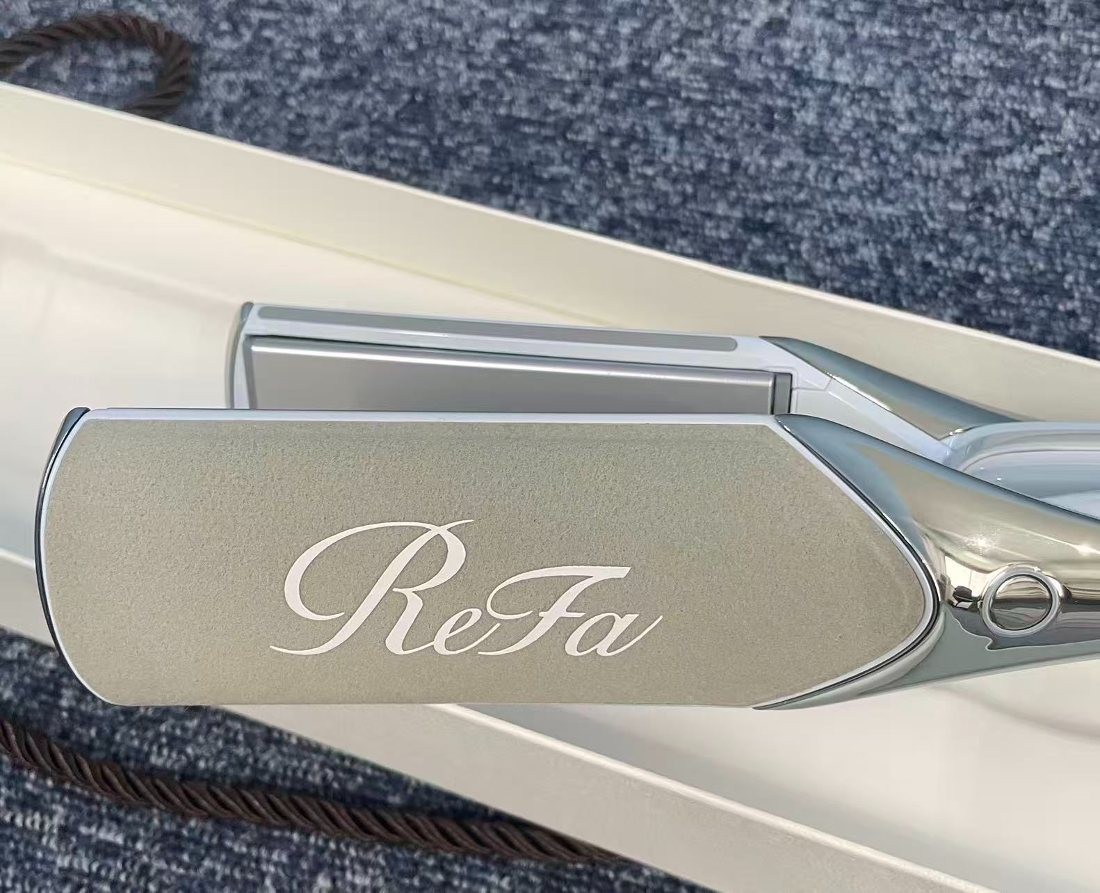 MTG リファ パワーストレートアイロン プロ 38mm ホワイト RE-BS-02A