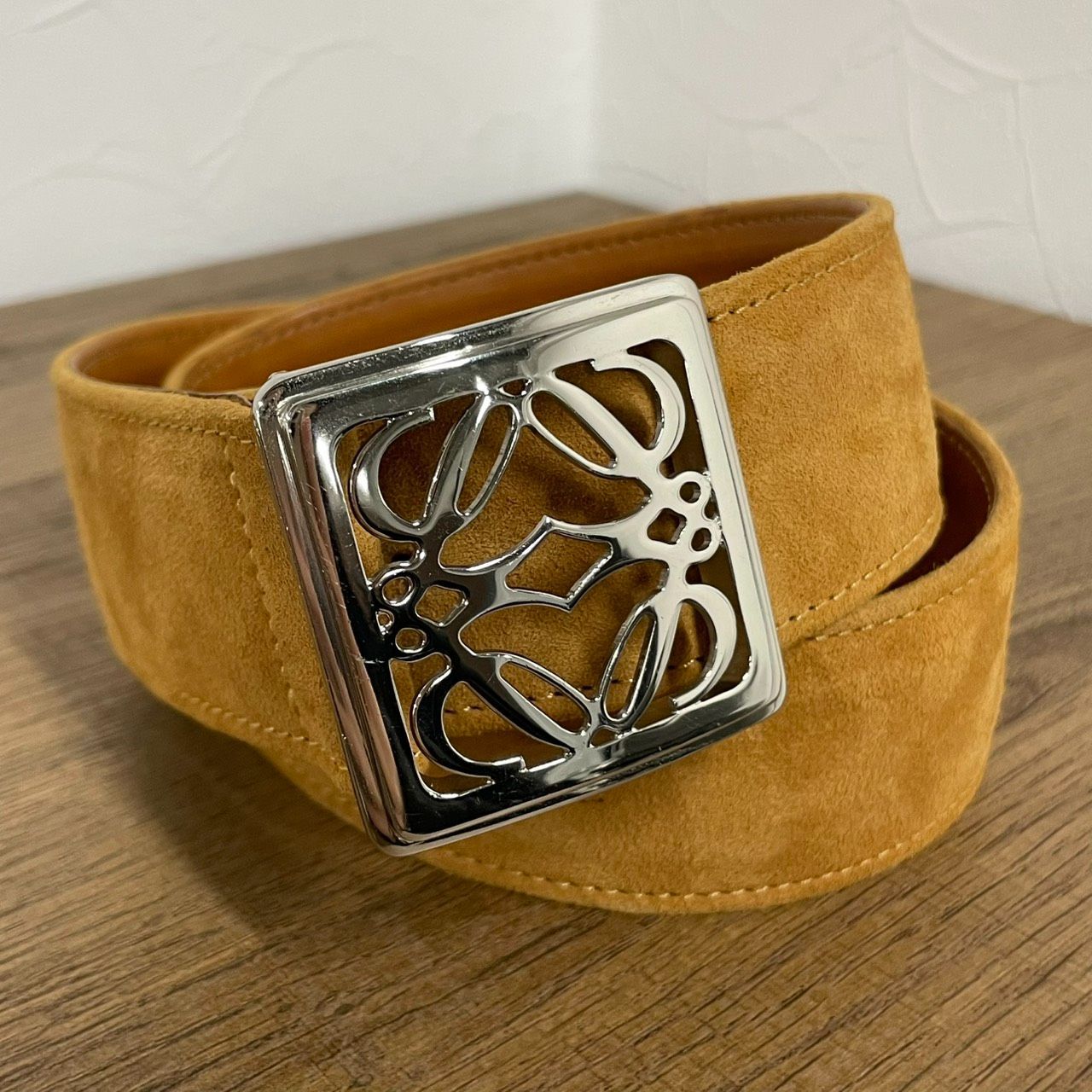 LOEWE ロエベ アナグラム スエード ベルト キャメル 70