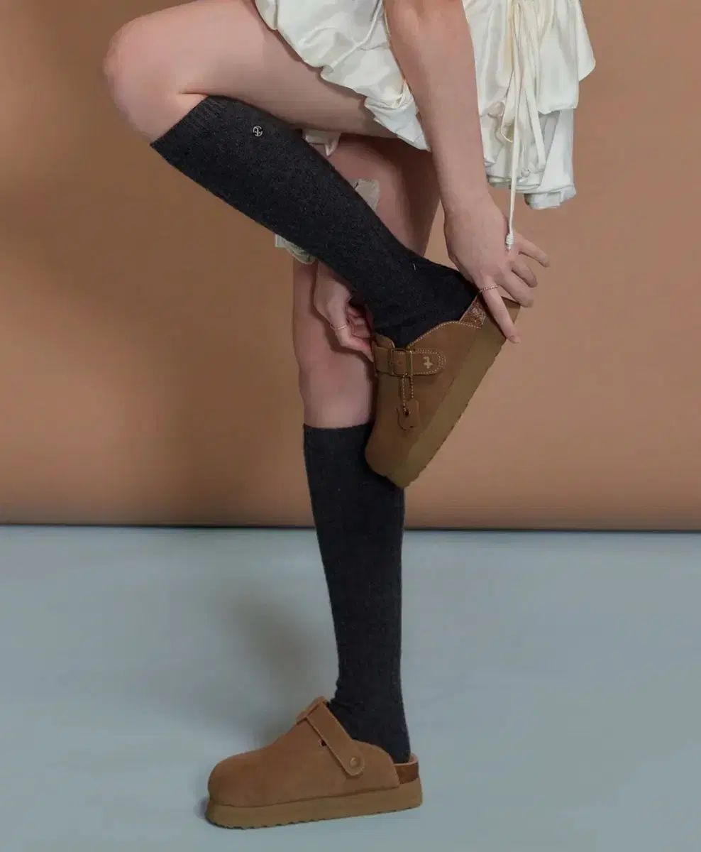 OTZ トフィー スウェード クロッグ