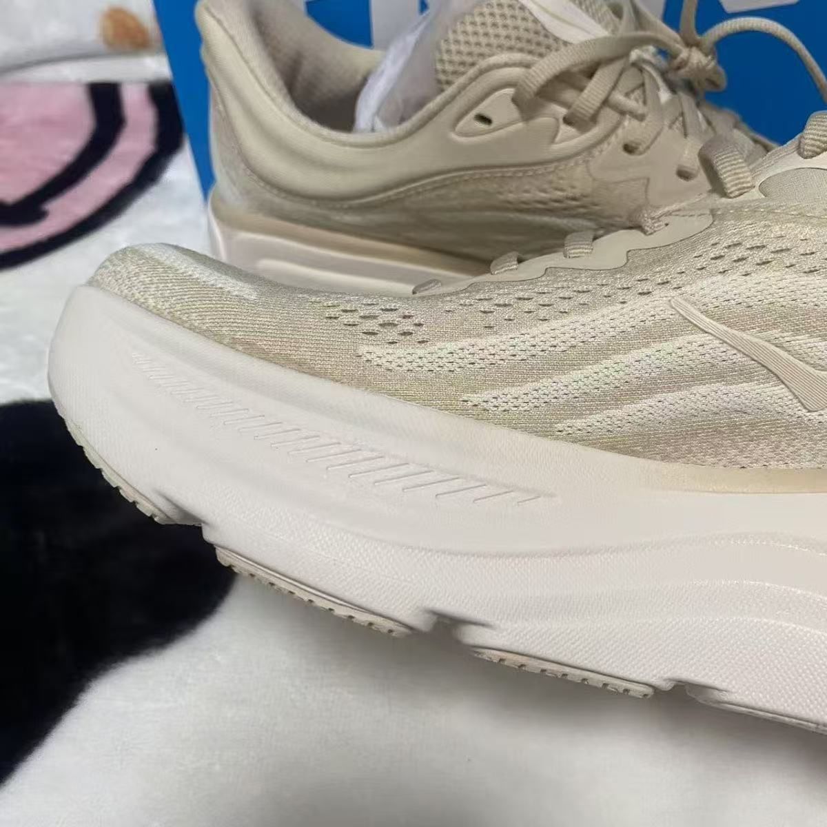 HOKA ONE Bondi 9 杏色 あんずいろ