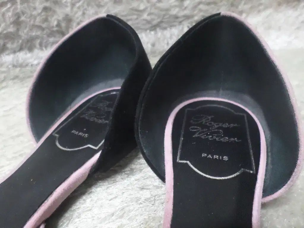  235 Roger Vivier ロジェ ヴィヴィエ シューズ 靴 スニーカー 靴