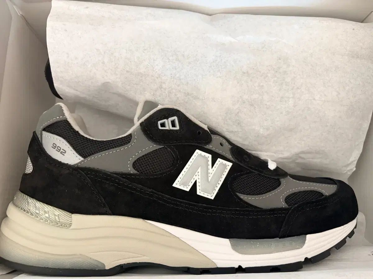 ニューバランス 992 ブラック 275