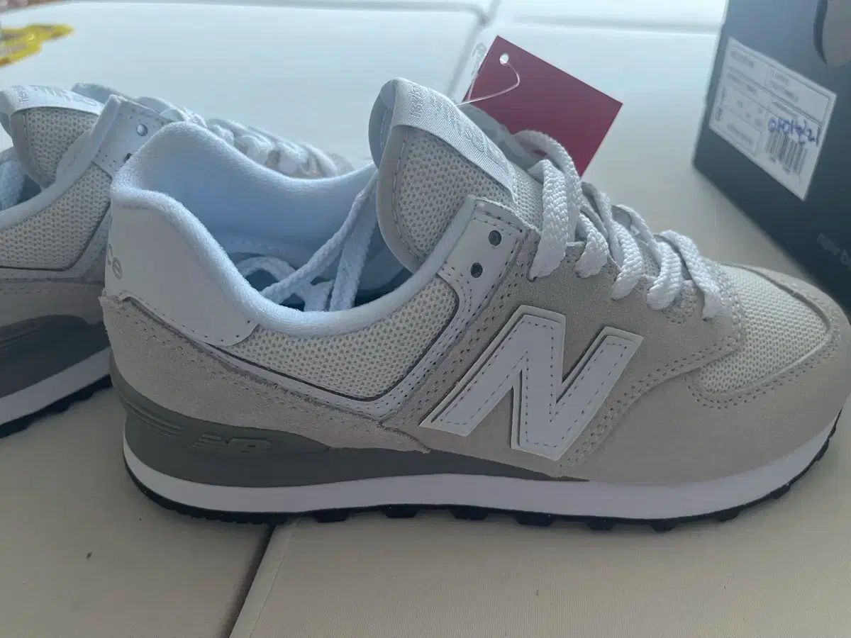 ニューバランス
