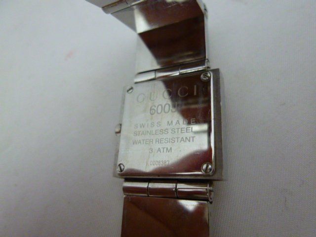  GUCCI グッチ 600 J スクエア クオーツ メンズ レディース ユニセックス 黒文字盤 腕時計 腕時計(クォーツ) 腕時計(アナログ)