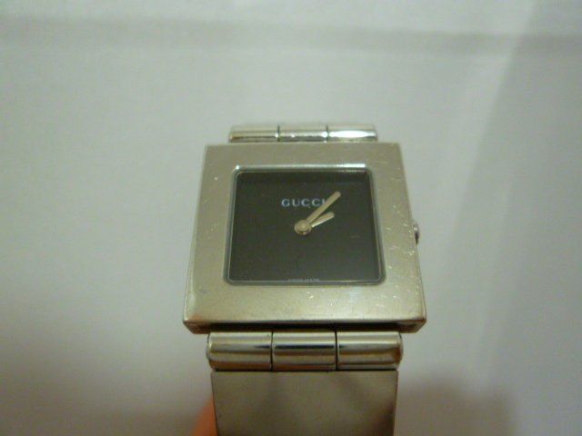 GUCCI グッチ 600J スクエア クオーツ メンズ レディース ユニセックス 黒文字盤 腕時計