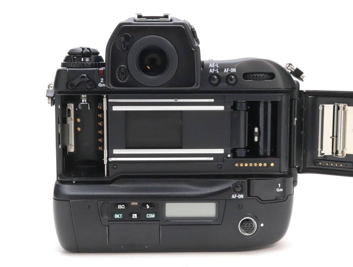 NIKON FE2 レンズ2本 フィルムカメラ 28mm3.5 35-70mm Nikon FE2 35mm