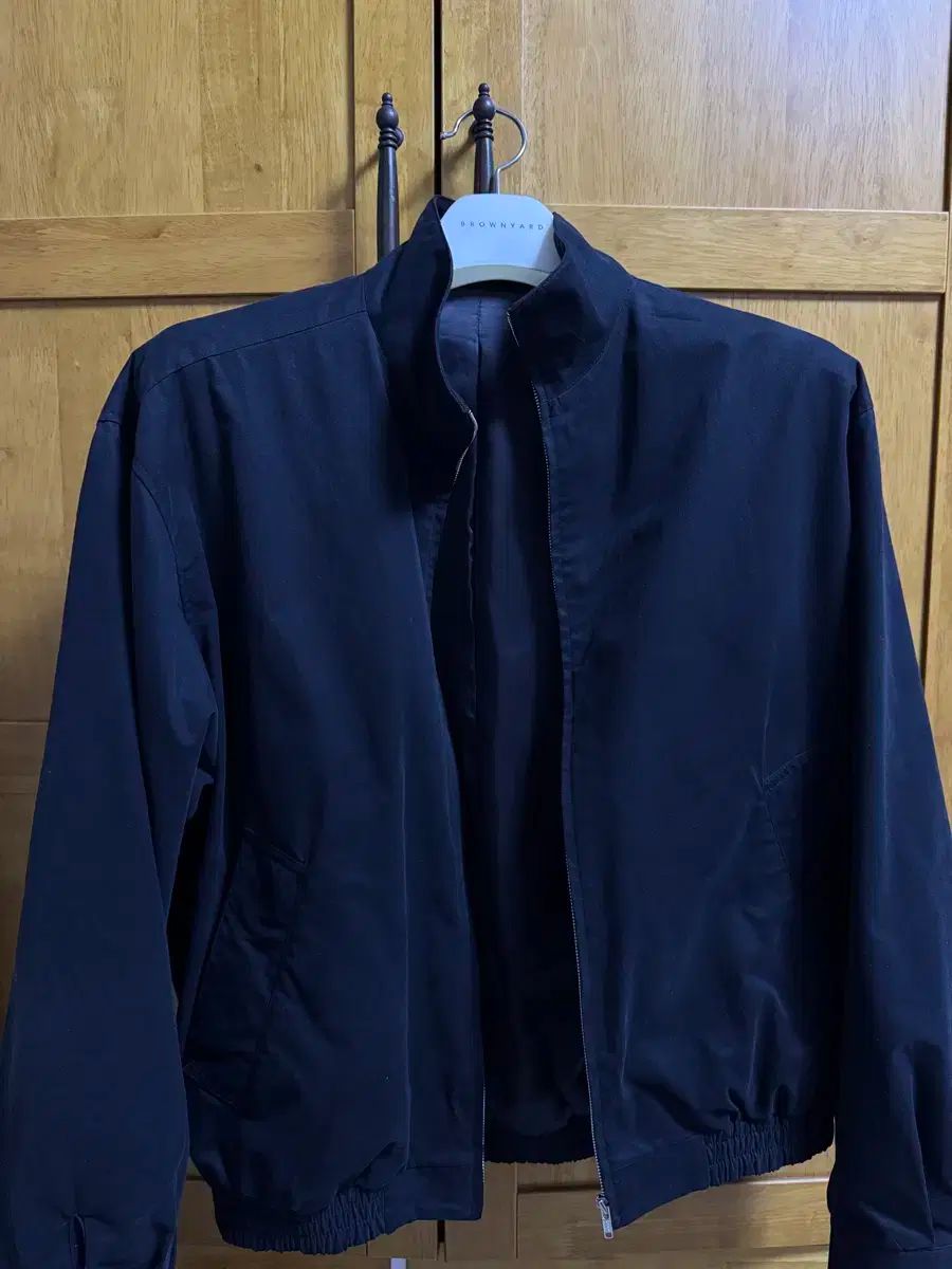 BROWNYARD ブラウンヤード スタンドカラ― ブルゾン ブラック 3サイズ